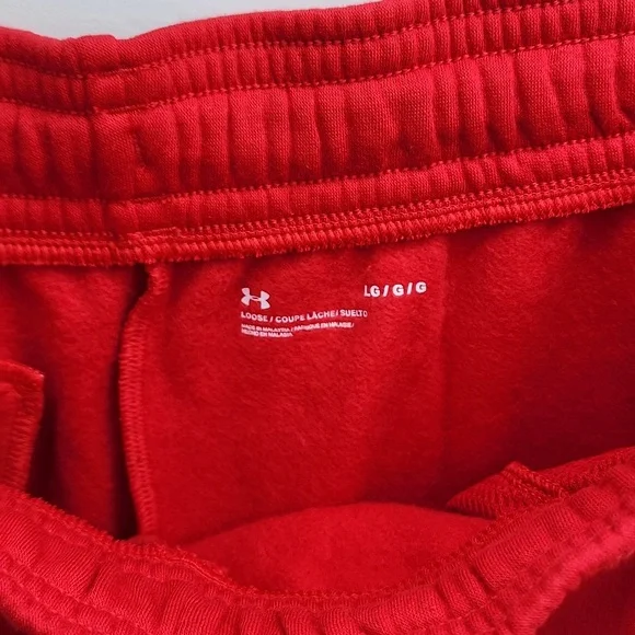 UNDER ARMOUR SWEAT SHORTS, THE COLOR IS BEAUTIFUL RED WOTH WHITE LOGO, LARGE (L) - Picture 6 of 12